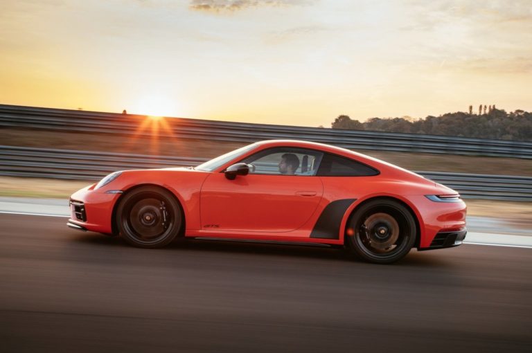 Porsche 911 Carrera GTS, Carrera 4 GTS e Carrera GTS Cabriolet 2022: immagini ufficiali