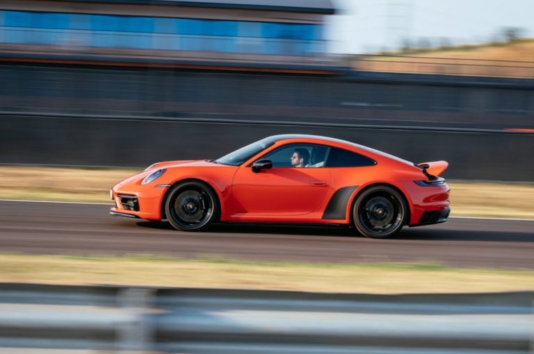 Porsche 911 Carrera GTS, Carrera 4 GTS e Carrera GTS Cabriolet 2022: immagini ufficiali