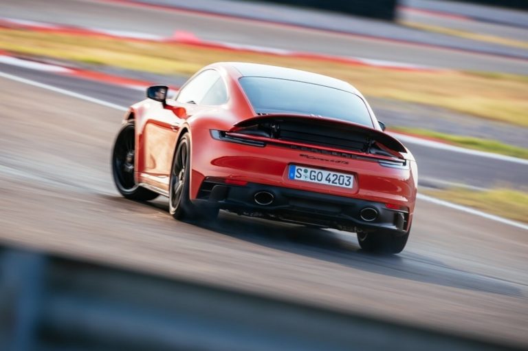 Porsche 911 Carrera GTS, Carrera 4 GTS e Carrera GTS Cabriolet 2022: immagini ufficiali