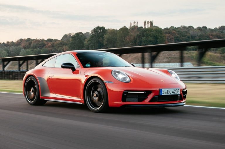 Porsche 911 Carrera GTS, Carrera 4 GTS e Carrera GTS Cabriolet 2022: immagini ufficiali