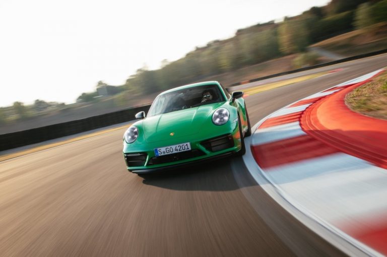 Porsche 911 Carrera GTS, Carrera 4 GTS e Carrera GTS Cabriolet 2022: immagini ufficiali