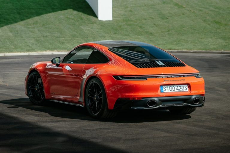 Porsche 911 Carrera GTS, Carrera 4 GTS e Carrera GTS Cabriolet 2022: immagini ufficiali