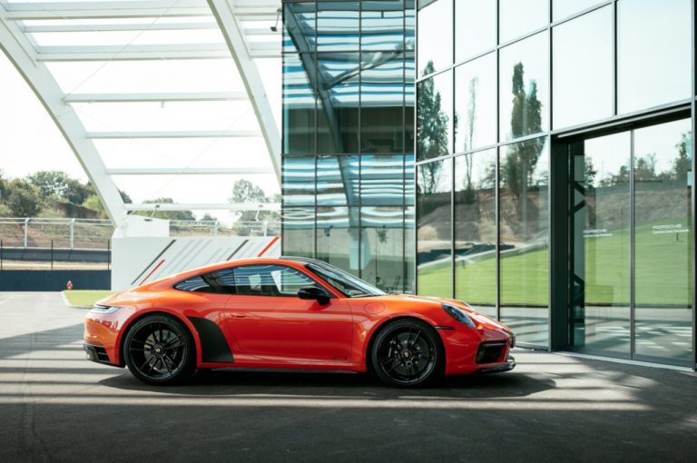 Porsche 911 Carrera GTS, Carrera 4 GTS e Carrera GTS Cabriolet 2022: immagini ufficiali