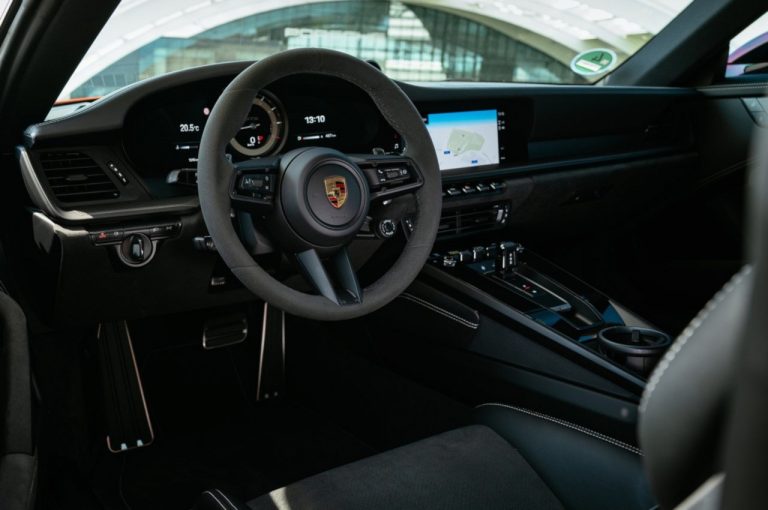Porsche 911 Carrera GTS, Carrera 4 GTS e Carrera GTS Cabriolet 2022: immagini ufficiali