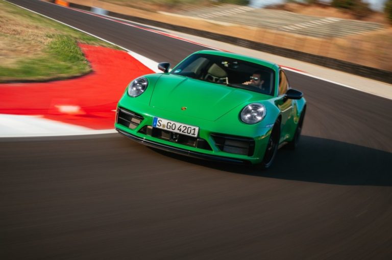 Porsche 911 Carrera GTS, Carrera 4 GTS e Carrera GTS Cabriolet 2022: immagini ufficiali