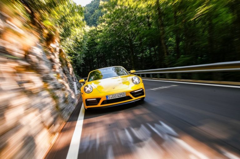 Porsche 911 Carrera GTS, Carrera 4 GTS e Carrera GTS Cabriolet 2022: immagini ufficiali