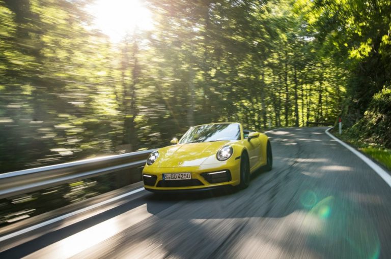 Porsche 911 Carrera GTS, Carrera 4 GTS e Carrera GTS Cabriolet 2022: immagini ufficiali