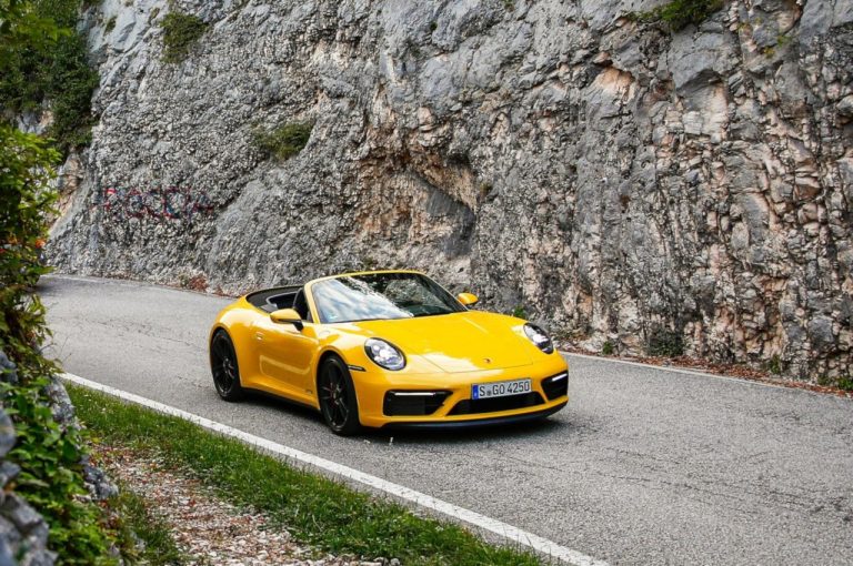 Porsche 911 Carrera GTS, Carrera 4 GTS e Carrera GTS Cabriolet 2022: immagini ufficiali