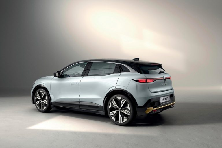 Renault Mégane E-Tech Electric 2022: immagini ufficiali