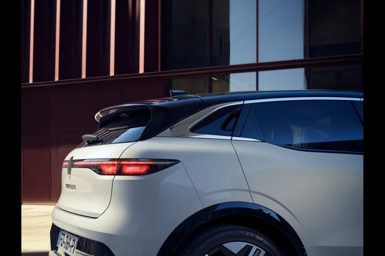 Renault Mégane E-Tech Electric 2022: immagini ufficiali