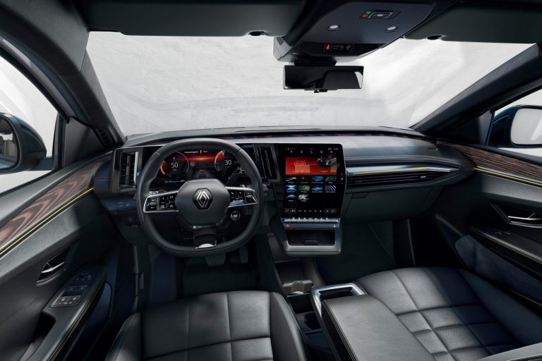 Renault Mégane E-Tech Electric 2022: immagini ufficiali