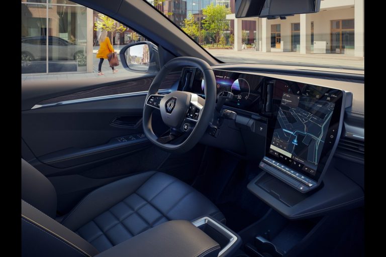 Renault Mégane E-Tech Electric 2022: immagini ufficiali