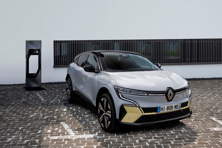 Renault Mégane E-Tech Electric 2022: immagini ufficiali