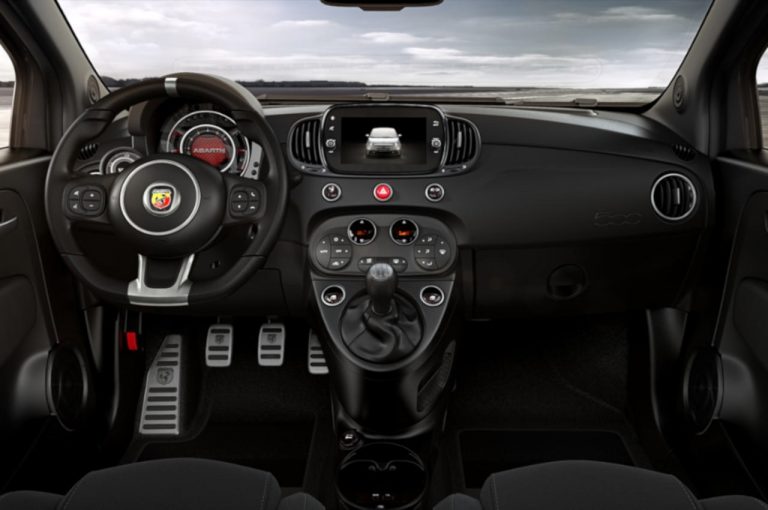 Abarth F595 Speciale 2022: immagini ufficiali