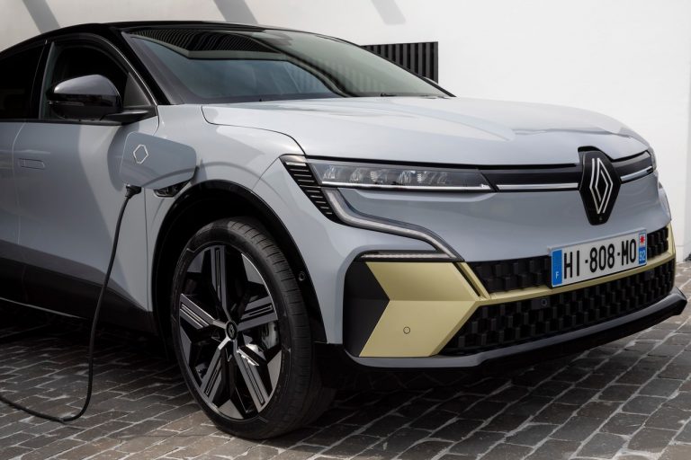 Renault Mégane E-Tech Electric 2022: immagini ufficiali