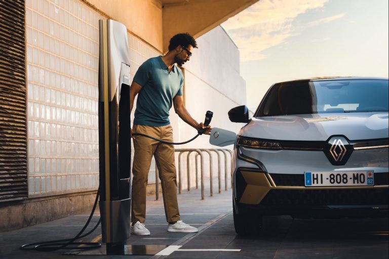 Renault Mégane E-Tech Electric 2022: immagini ufficiali