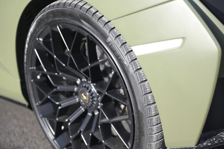 Lamborghini Huracan STO: la prova su strada