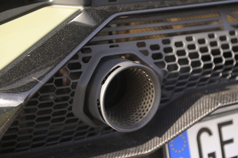 Lamborghini Huracan STO: la prova su strada