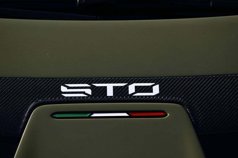 Lamborghini Huracan STO: la prova su strada