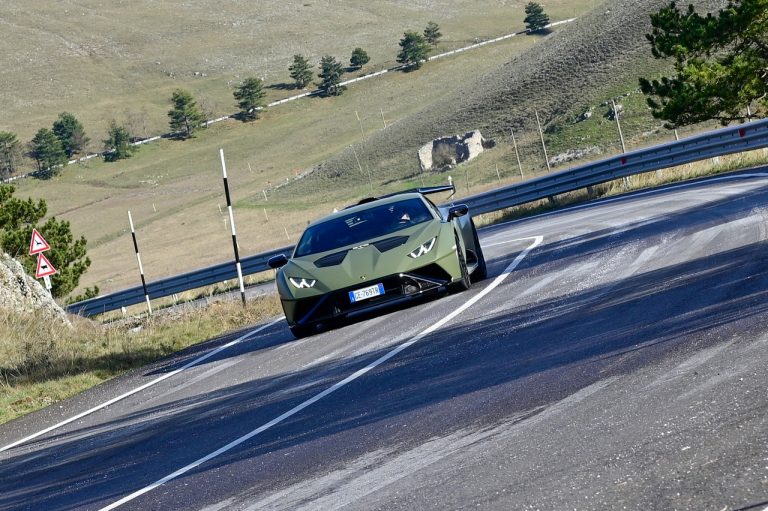 Lamborghini Huracan STO: la prova su strada