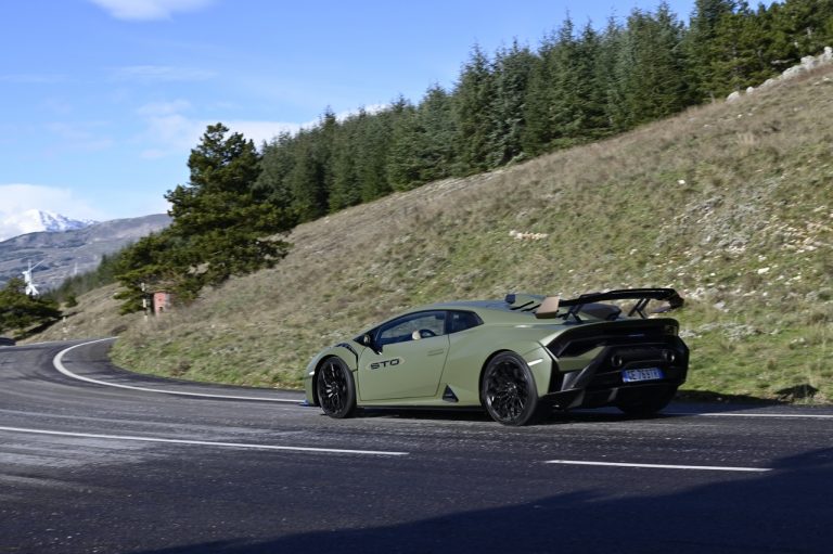 Lamborghini Huracan STO: la prova su strada