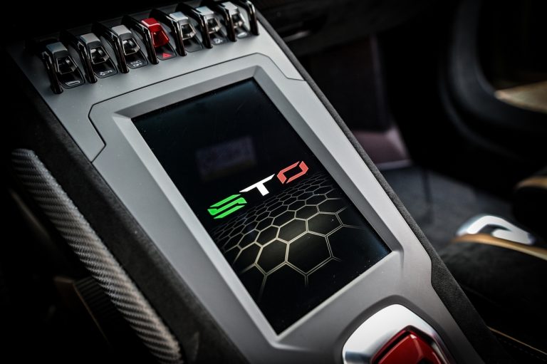 Lamborghini Huracan STO: la prova su strada