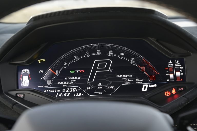 Lamborghini Huracan STO: la prova su strada