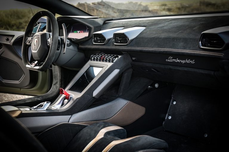 Lamborghini Huracan STO: la prova su strada