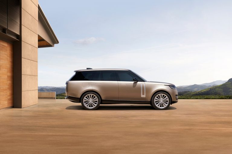 Range Rover 2022: immagini ufficiali