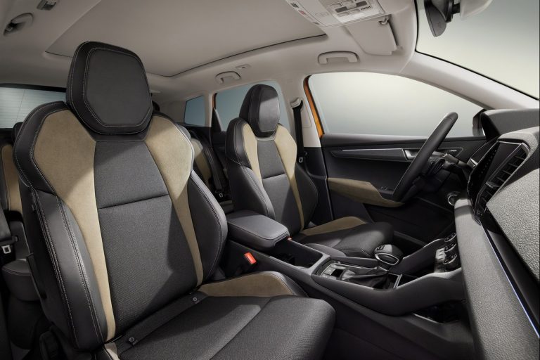 Skoda Karoq 2022: nuove immagini ufficiali