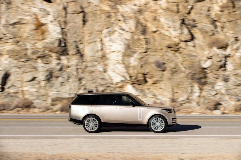 Range Rover 2022: immagini ufficiali