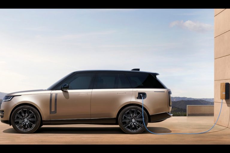 Range Rover 2022: immagini ufficiali