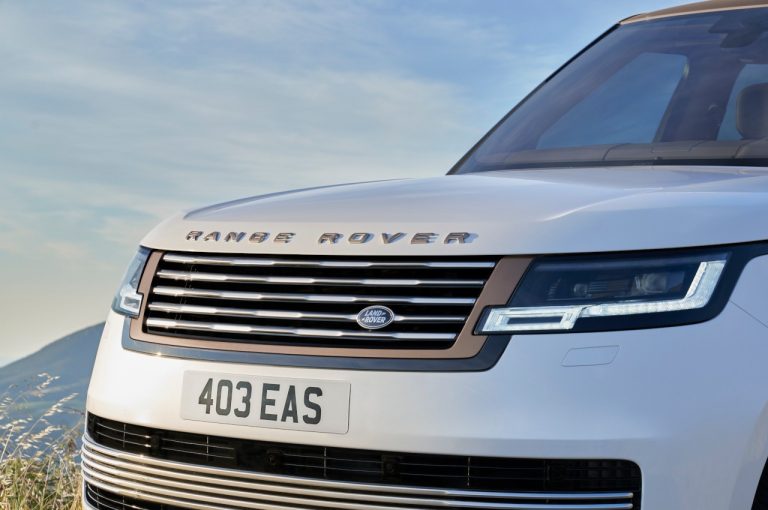 Range Rover 2022: immagini ufficiali