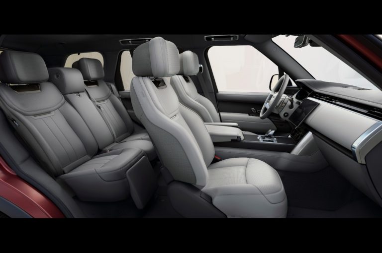 Range Rover 2022: immagini ufficiali