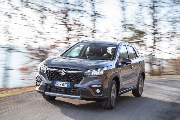Suzuki S-Cross Hybrid 2022: immagini ufficiali