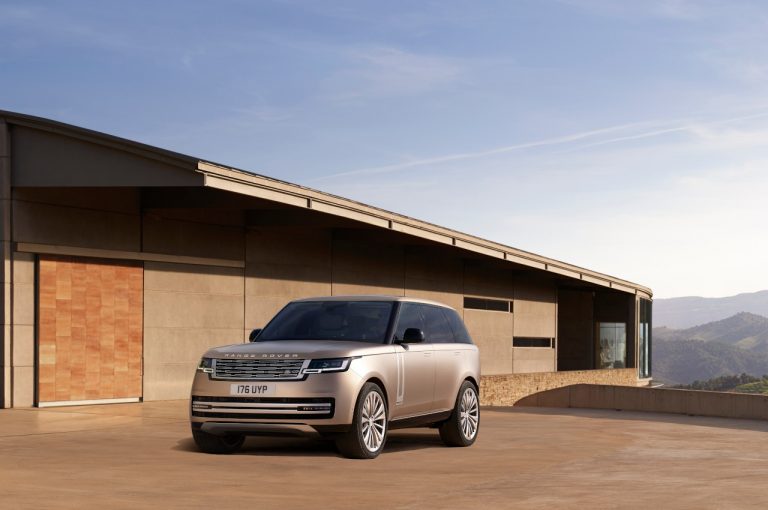 Range Rover 2022: immagini ufficiali