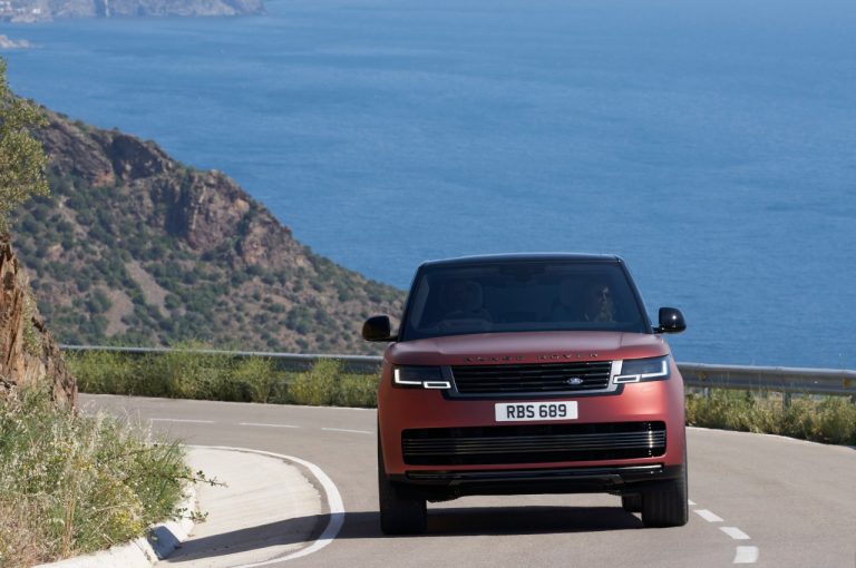 Range Rover 2022: immagini ufficiali
