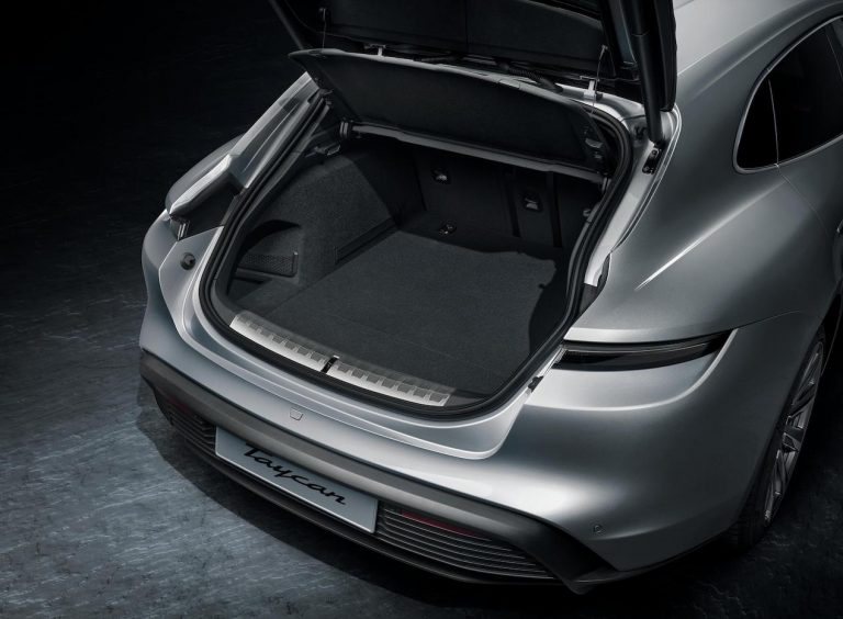 Porsche Taycan Sport Turismo: la Taycan che mancava da 90.277 euro