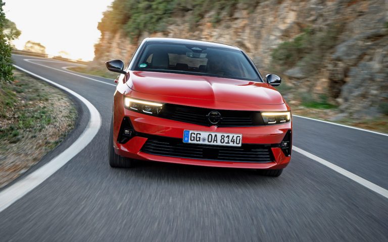 Opel Astra 2022: immagini ufficiali