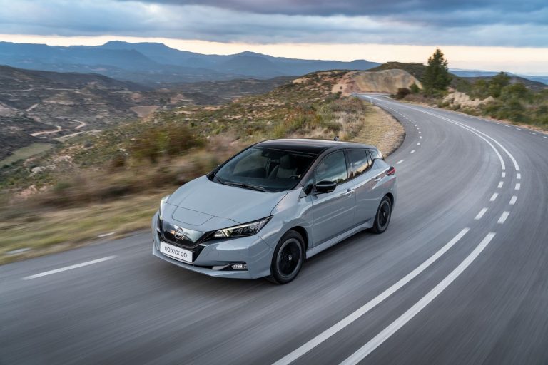 Nissan Leaf 2022: immagini ufficiali