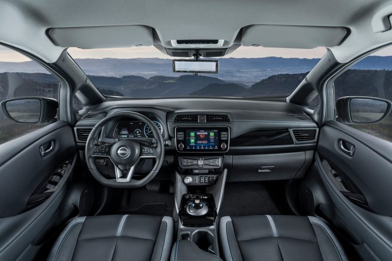 Nissan Leaf 2022: immagini ufficiali