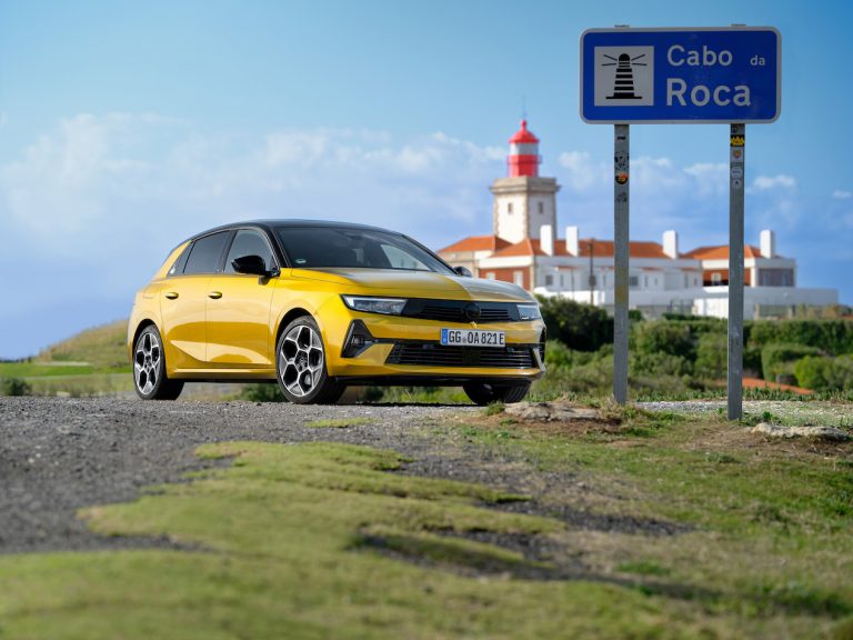 Opel Astra 2022: immagini ufficiali