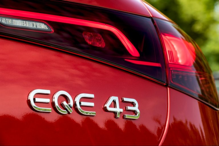 Mercedes-AMG EQE 43 4Matic ed EQE 53 4Matic+ 2022: immagini ufficiali