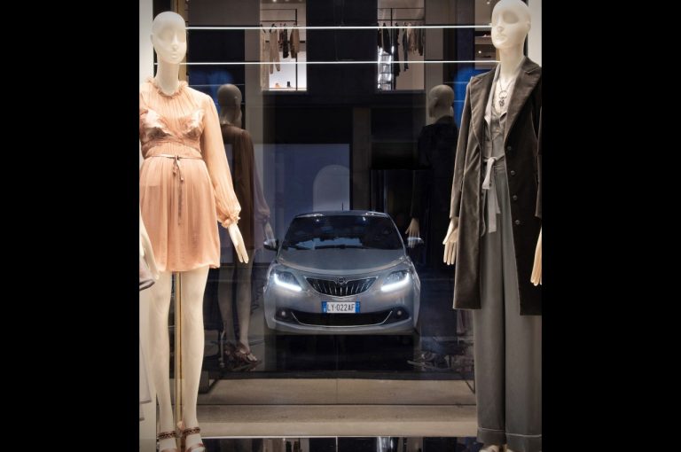 Lancia Ypsilon Alberta Ferretti 2022: immagini ufficiali
