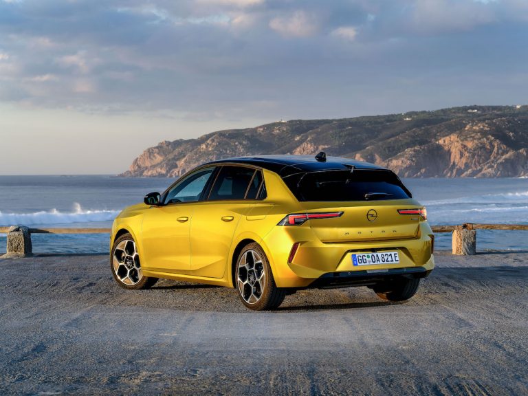 Opel Astra 2022: immagini ufficiali
