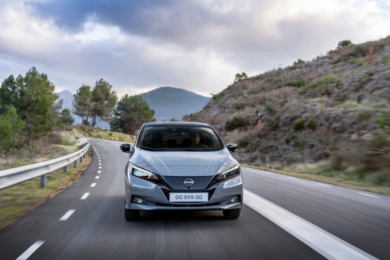 Nissan Leaf 2022: immagini ufficiali