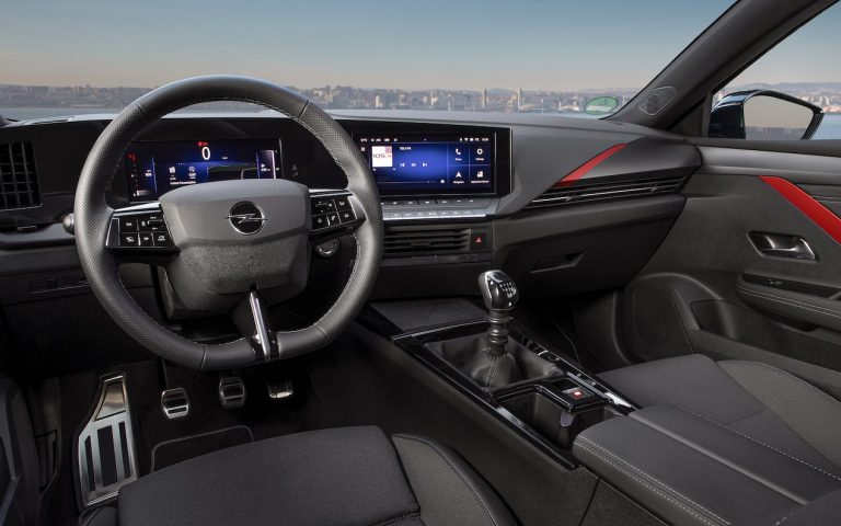 Opel Astra 2022: immagini ufficiali