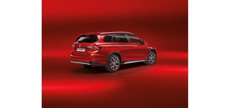 Fiat 500X e Tipo Hybrid: immagini ufficiali