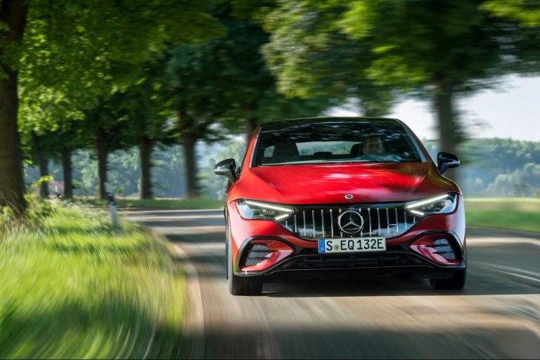Mercedes-AMG EQE 43 4Matic ed EQE 53 4Matic+ 2022: immagini ufficiali