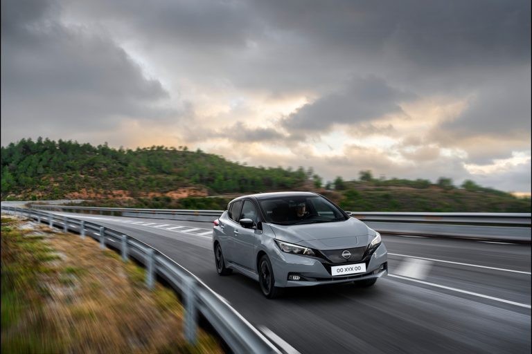 Nissan Leaf 2022: immagini ufficiali